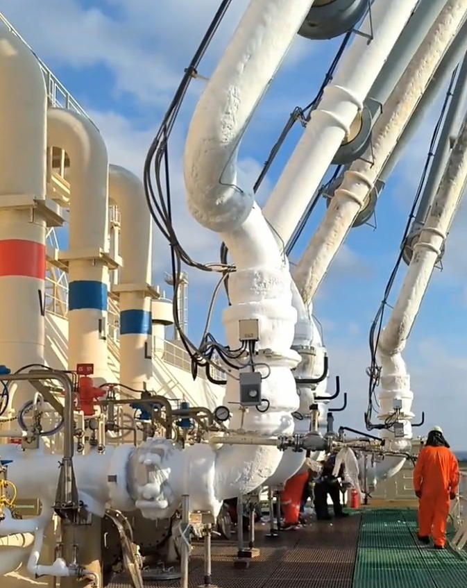 industry-02-lng-carrier-cryogenic-valves.jpg